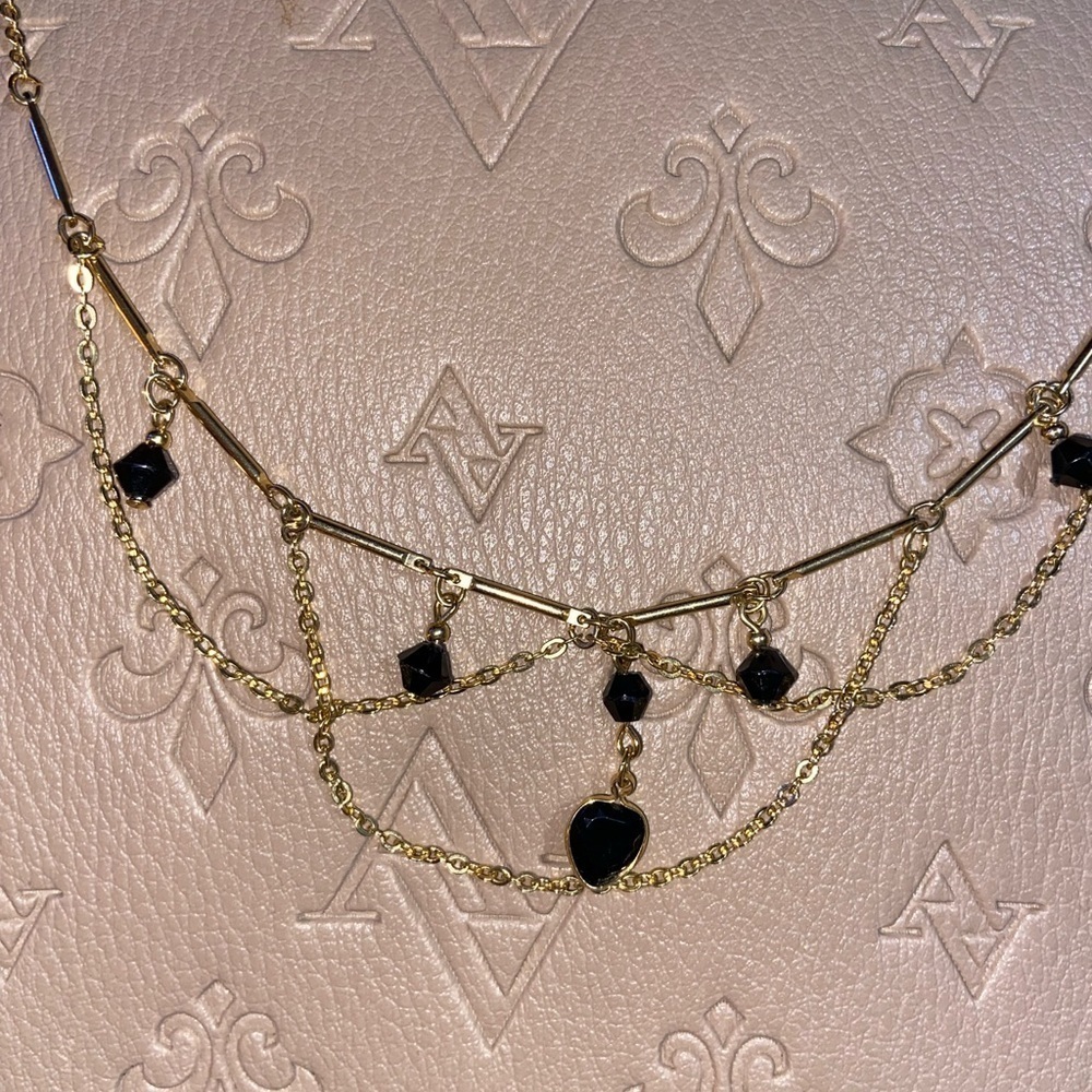 Beautiful necklace - Picture 3 of 3